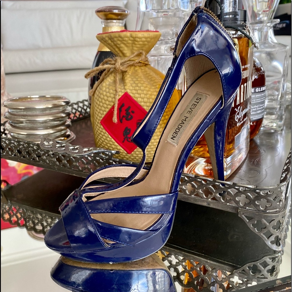 AUTH STEVE MADDEN NAVY BLUE HEELS